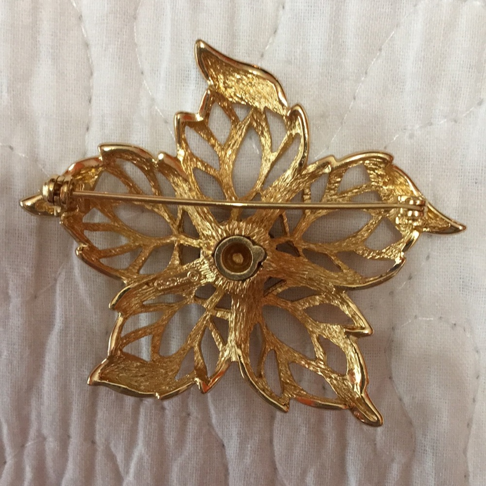 Gold Pin - Picture 2 of 3
